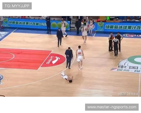 CBA常规赛惊现逆转大战广东队力克辽宁队夺关键胜利